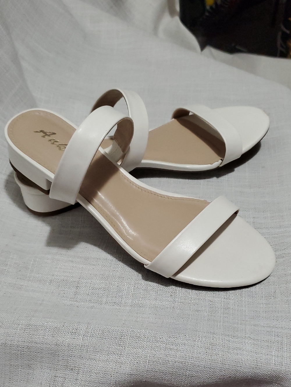 Women's White Double-Strap Low Block Heel Sandals SZ 8 1/2